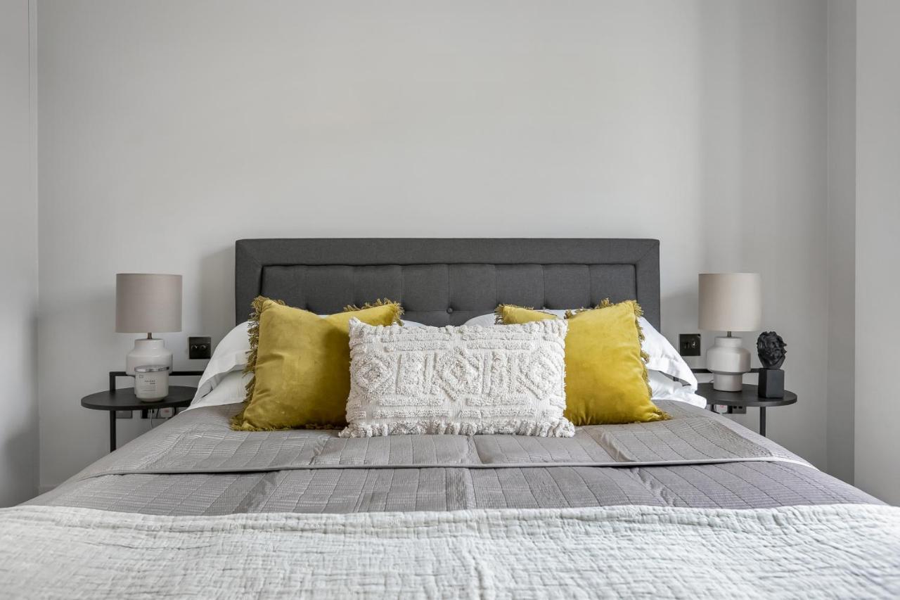 New Build-air Con-2 Bedroom-two Bathrooms London